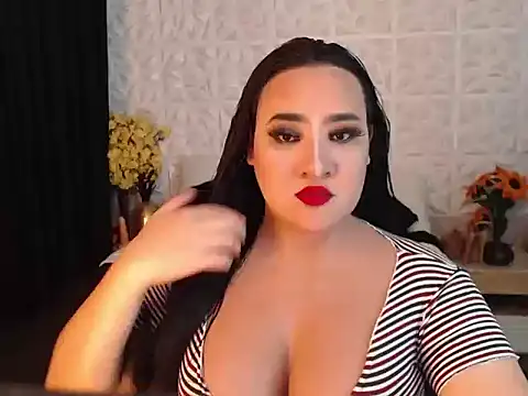 Hotcum ella online show from 12-15-25, 11:42