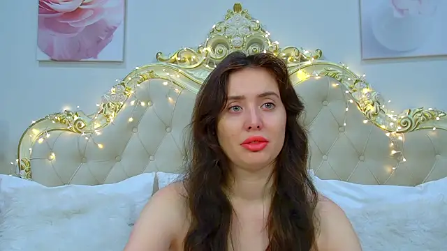 Snapshot of SherryBaers chatting on 12-17-25, 06:30 SherryBaers online show from 12-17-25, 06:30