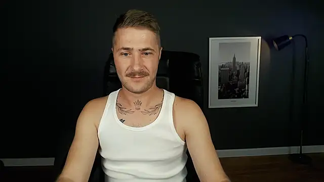 Snapshot of Mr_At_ chatting on 09-19-25, 07:21 Mr At online show from 09-19-25, 07:21