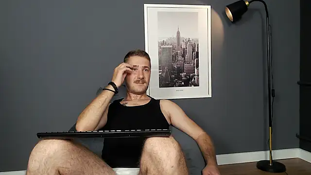 Snapshot of Mr_At_ chatting on 09-22-25, 07:32 Mr At online show from 09-22-25, 07:32