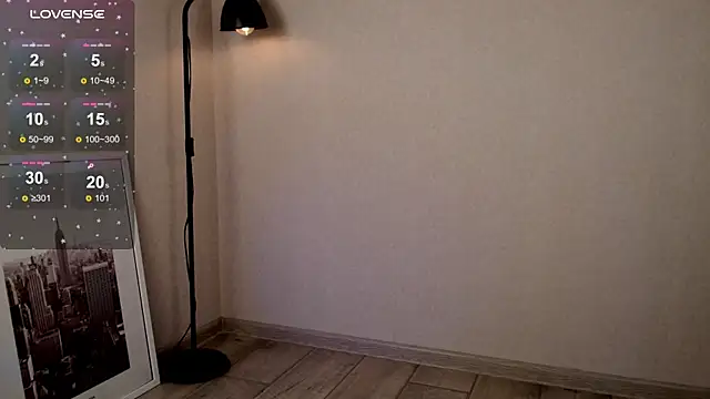 Snapshot of Mr_At_ chatting on 12-17-25, 09:15 Mr At online show from 12-17-25, 09:15