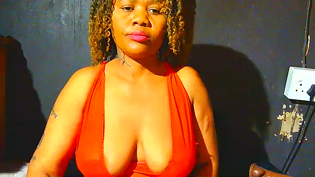 Snapshot of Augustine-Blooomxx chatting on 11-06-25, 11:11 Augustine-Blooomxx online show from 11-06-25, 11:11