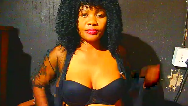 Augustine-Blooomxx online show from 11-12-25, 05:57