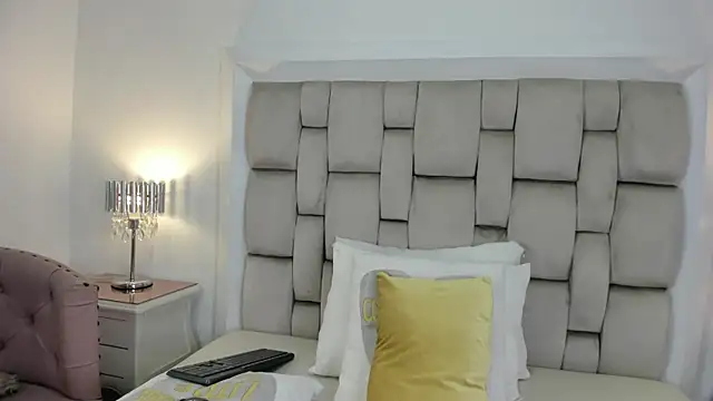 Snapshot of frehia_dimou chatting on 07-22-26, 11:35 frehia dimou online show from 07-22-26, 11:35