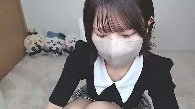 Snapshot of yuna_rin chatting on 12-16-25, 11:04 yuna rin online show from 12-16-25, 11:04