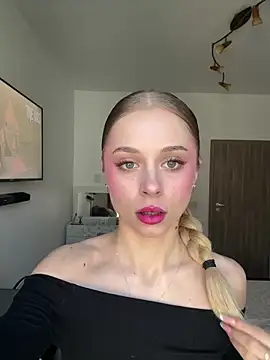 Snapshot of BabyAnais chatting on 10-31-25, 09:10 BabyAnais online show from 10-31-25, 09:10