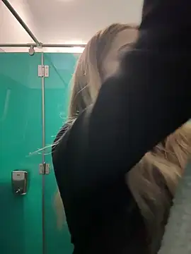 Snapshot of BabyAnais chatting on 11-05-25, 01:22 BabyAnais online show from 11-05-25, 01:22