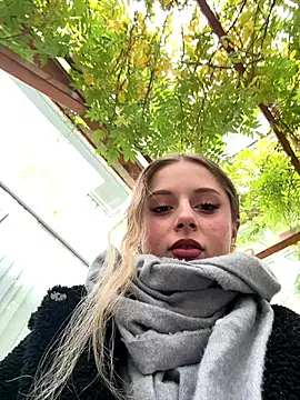 Snapshot of BabyAnais chatting on 11-13-25, 01:10 BabyAnais online show from 11-13-25, 01:10