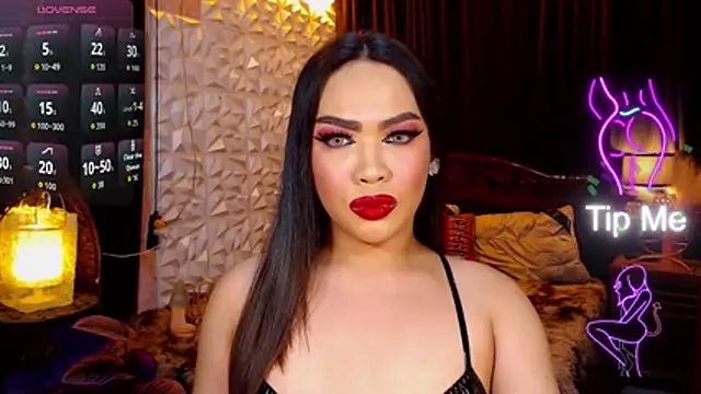 GODDESSHUGECOCKANDREA online show from 04-25-26, 12:41