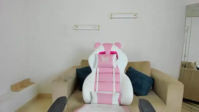 april smiith online show from 02-03-26, 12:21