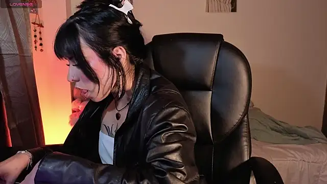 Snapshot of GaiaJoness chatting on 02-14-26, 04:31 GaiaJoness online show from 02-14-26, 04:31