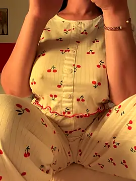 OnlyRima online show from 10-15-25, 12:00