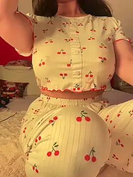 Snapshot of OnlyRima chatting on 12-04-25, 10:40 OnlyRima online show from 12-04-25, 10:40