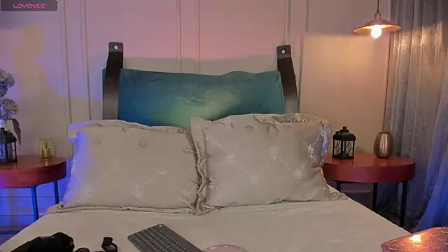 Snapshot of NaishaFord_1 chatting on 10-11-25, 03:06 NaishaFord 1 online show from 10-11-25, 03:06