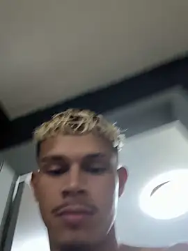 Snapshot of CHARLY-- chatting on 04-07-26, 08:42 CHARLY-- online show from 04-07-26, 08:42