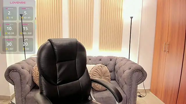 Karliie kloss  online show from 07-04-26, 08:48