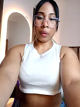 Elowen Clark online show from 02-19-26, 07:43