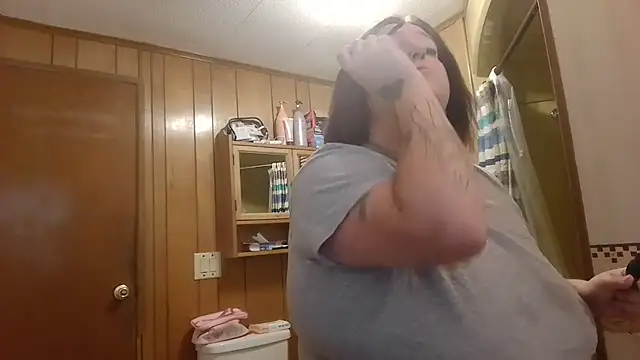 Snapshot of vanessraine chatting on 09-10-25, 08:31 vanessraine online show from 09-10-25, 08:31