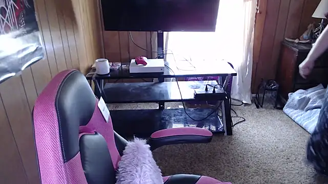 Snapshot of vanessraine chatting on 02-04-26, 07:31 vanessraine online show from 02-04-26, 07:31