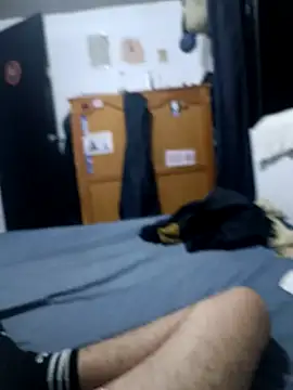 Snapshot of LatinHeatX chatting on 10-31-25, 12:00 LatinHeatX online show from 10-31-25, 12:00