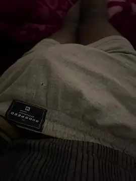 Snapshot of meralund9inch chatting on 02-10-26, 05:11 meralund9inch online show from 02-10-26, 05:11