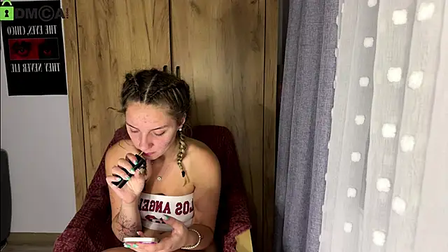 ScarlettSmithX online show from 09-25-25, 02:59