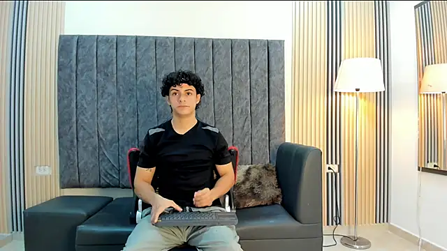 Snapshot of mikey_banji chatting on 09-15-25, 12:16 mikey banji online show from 09-15-25, 12:16