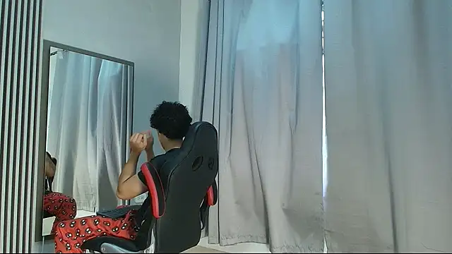 Snapshot of mikey_banji chatting on 09-30-25, 12:43 mikey banji online show from 09-30-25, 12:43