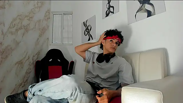Snapshot of mikey_banji chatting on 10-12-25, 12:59 mikey banji online show from 10-12-25, 12:59