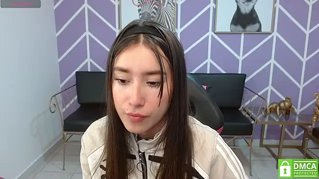 Snapshot of Adhara_Kitten chatting on 09-24-25, 01:03 Adhara Kitten online show from 09-24-25, 01:03