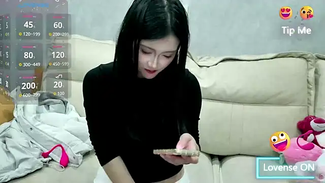 Snapshot of xiaoLI-2025 chatting on 03-06-26, 03:30 xiaoLI-2025 online show from 03-06-26, 03:30