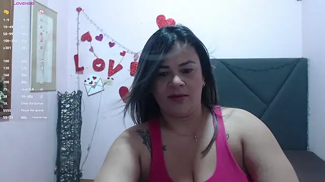 pamela echeverria online show from 04-27-26, 11:08