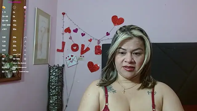 Snapshot of pamela_echeverria chatting on 05-27-26, 11:18 pamela echeverria online show from 05-27-26, 11:18