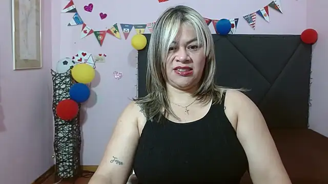 pamela echeverria online show from 06-22-26, 11:18