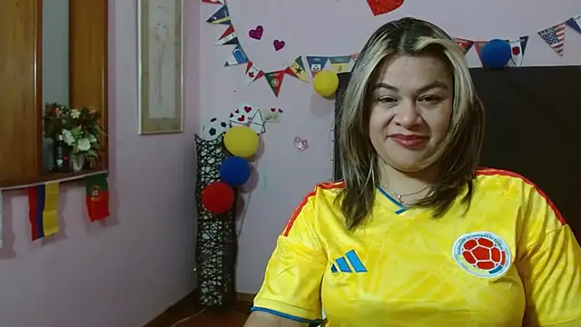 pamela echeverria online show from 06-27-26, 12:22