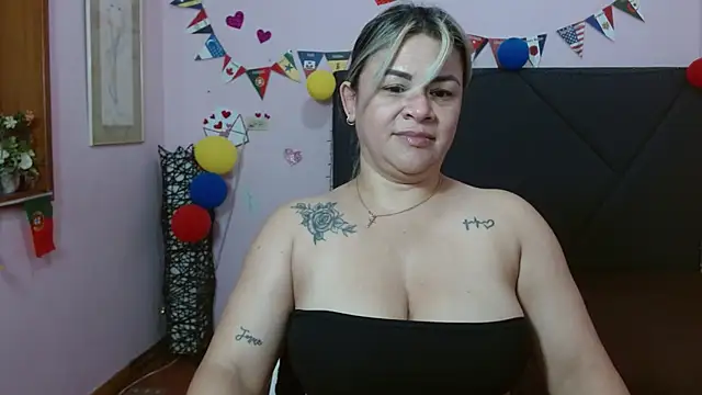 pamela echeverria online show from 07-06-26, 11:18