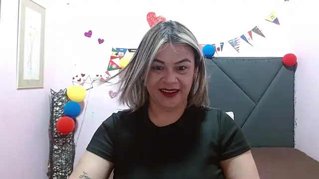 pamela echeverria online show from 07-11-26, 11:35