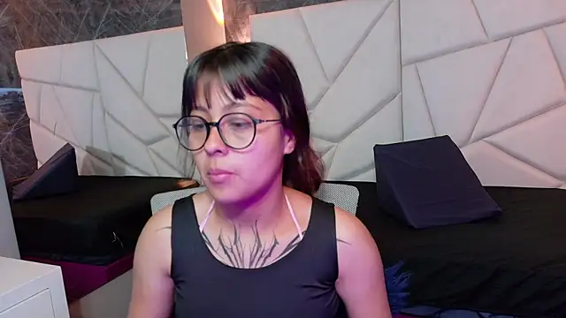 Snapshot of sophiaa_7 chatting on 09-23-25, 12:19 sophiaa 7 online show from 09-23-25, 12:19