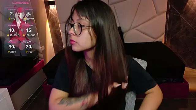 Snapshot of sophiaa_7 chatting on 10-20-25, 11:32 sophiaa 7 online show from 10-20-25, 11:32