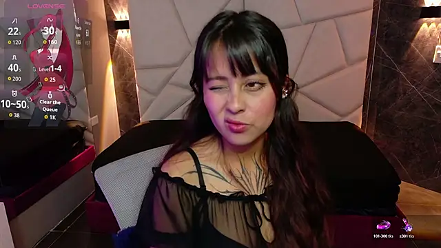 Snapshot of sophiaa_7 chatting on 10-23-25, 11:31 sophiaa 7 online show from 10-23-25, 11:31