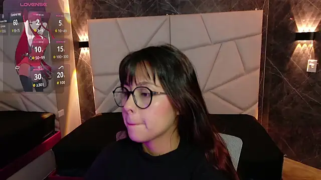 Snapshot of sophiaa_7 chatting on 10-24-25, 11:17 sophiaa 7 online show from 10-24-25, 11:17