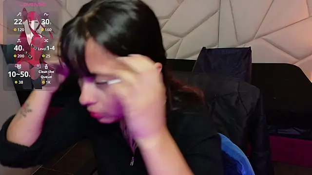 Snapshot of sophiaa_7 chatting on 10-27-25, 12:20 sophiaa 7 online show from 10-27-25, 12:20