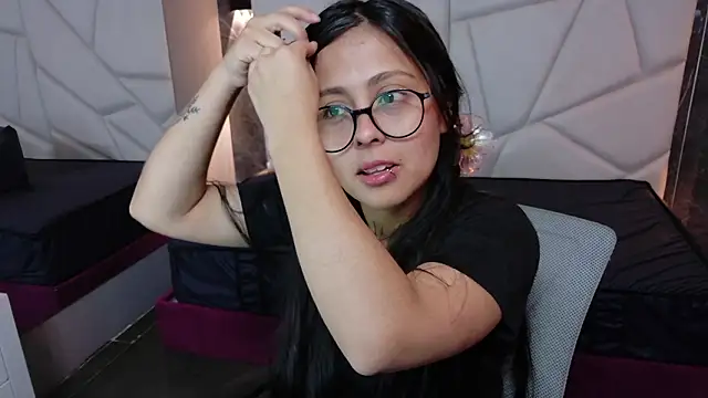 Snapshot of sophiaa_7 chatting on 01-19-26, 11:25 sophiaa 7 online show from 01-19-26, 11:25