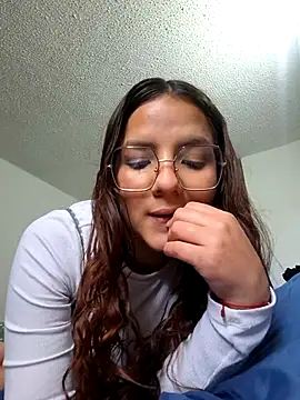 Snapshot of angeles_azul chatting on 07-16-26, 02:12 angeles azul online show from 07-16-26, 02:12