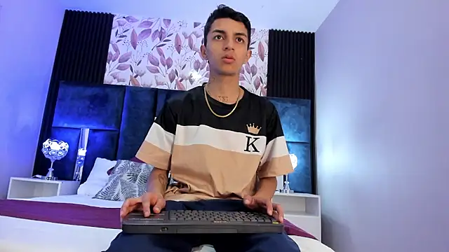 NickandAbby  online show from 03-25-26, 07:09