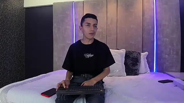 NickandAbby  online show from 04-23-26, 07:38