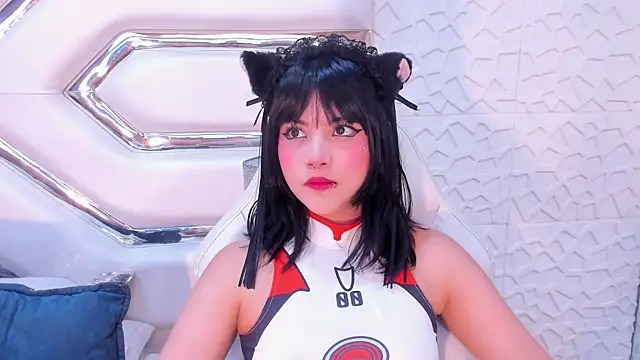 TatiLee online show from 11-10-25, 05:23