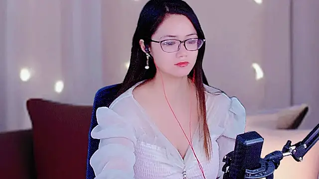 Snapshot of September79 chatting on 11-16-25, 11:54 September79 online show from 11-16-25, 11:54