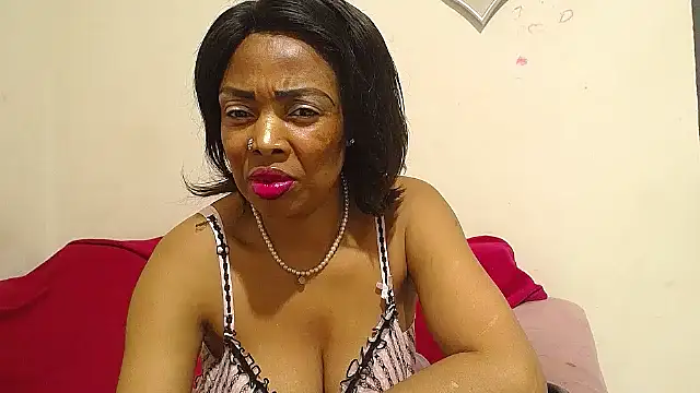 Snapshot of SEXYMOANSXX chatting on 11-16-25, 04:45 SEXYMOANSXX online show from 11-16-25, 04:45