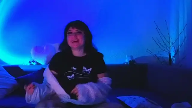 Bella Hillss online show from 02-11-26, 07:52